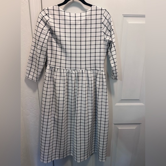 Dainty Jewells midi dress - Picture 4 of 5